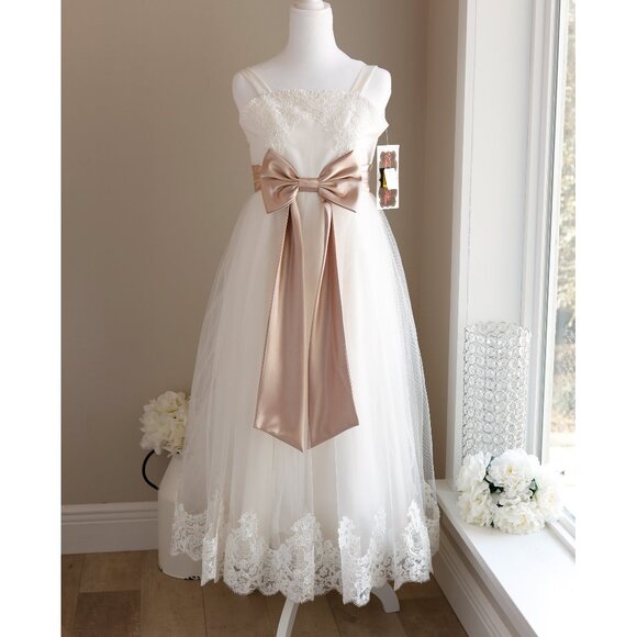 Girls Formal Ivory Tulle Embroidered Lace Champagne Bow Sash Size 14 NWT - Picture 1 of 9